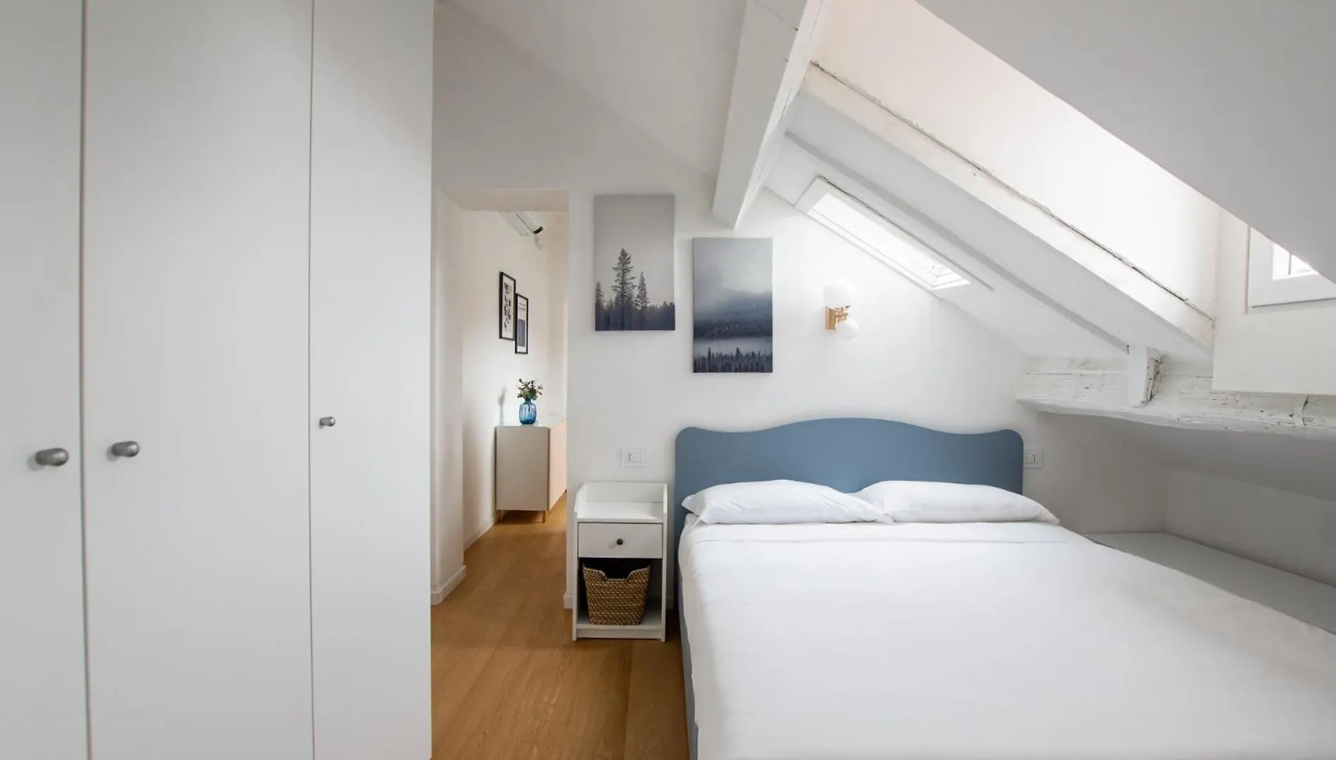 Via Crespi Attic Apartment Milan
