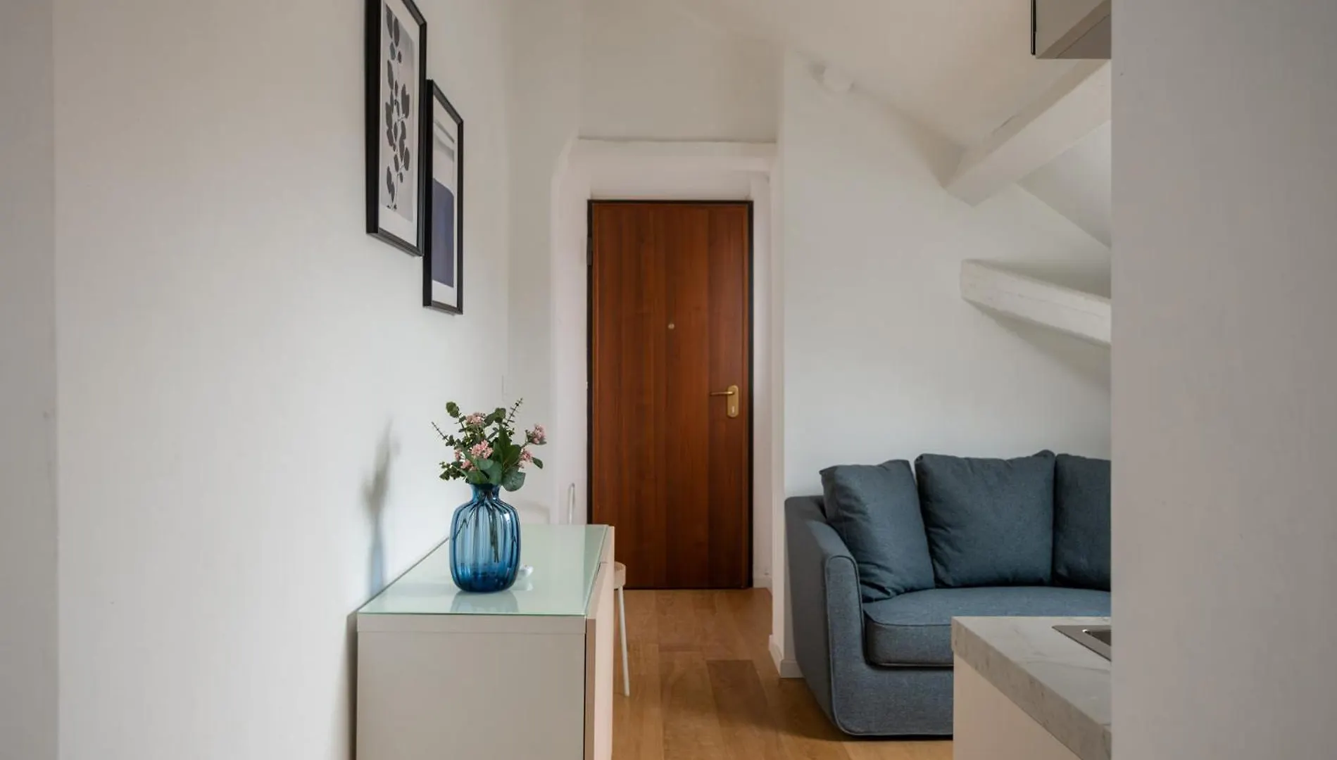 Via Crespi Attic Apartment Milan